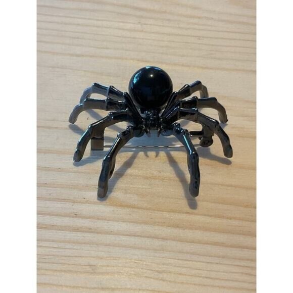 Black Spider Brooch Halloween Costume Accessory 3D Design - Picture 1 of 5